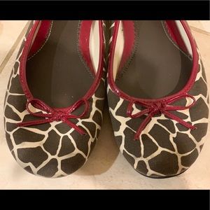Giraffe print flats